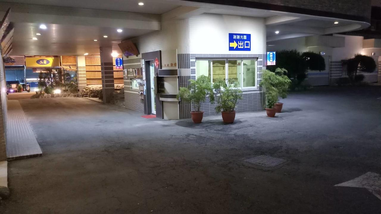 Treasure Island Motel - Fengshan Kaohsziung Kültér fotó